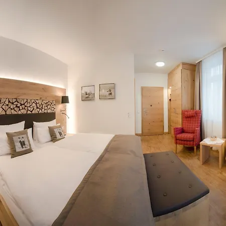 酒店 Waldhotel - Genuss & Wellness Am Notschreipass 托特瑙
