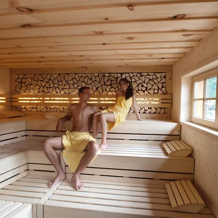 Waldhotel - Genuss & Wellness Am Notschreipass מלון 4*