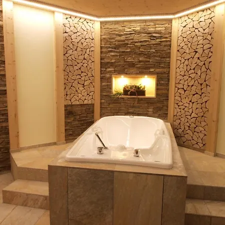 Waldhotel - Genuss & Wellness Am Notschreipass 4*