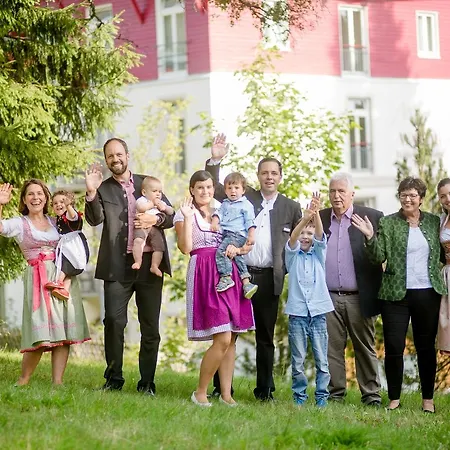 Otel Waldhotel - Genuss & Wellness Am Notschreipass