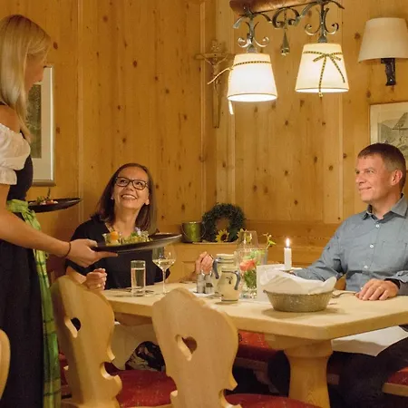 Waldhotel - Genuss & Wellness Am Notschreipass 4*